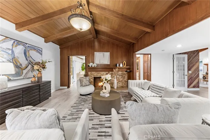1900 Highland Oaks Drive, Arcadia, California 91006
