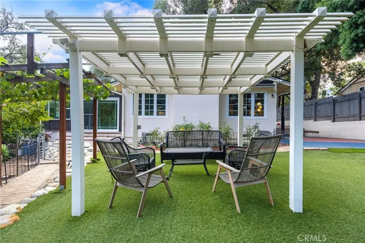1900 Highland Oaks Drive, Arcadia, California 91006