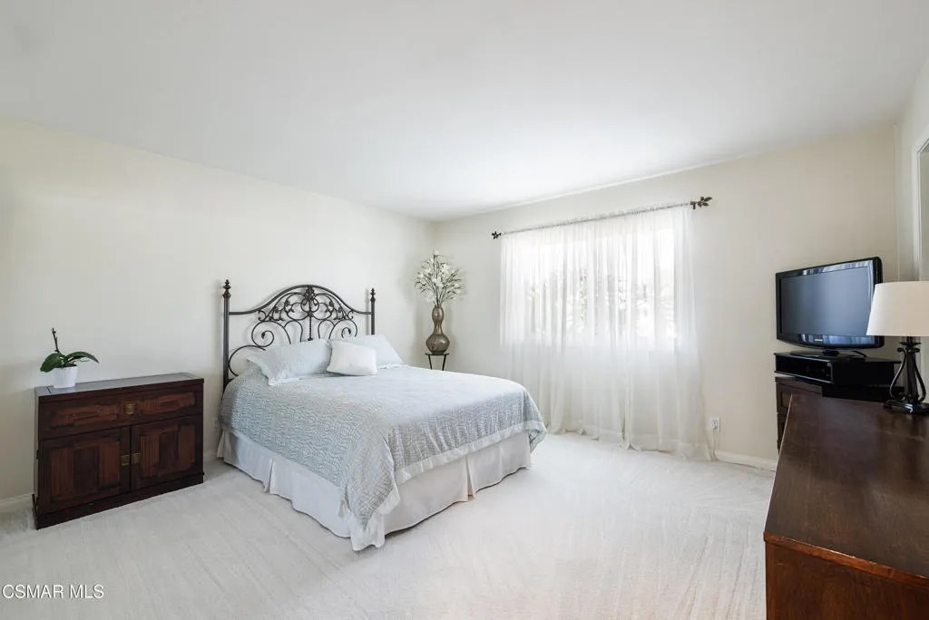 26114 Roymor Drive, Calabasas, California 91302 home-pic-14