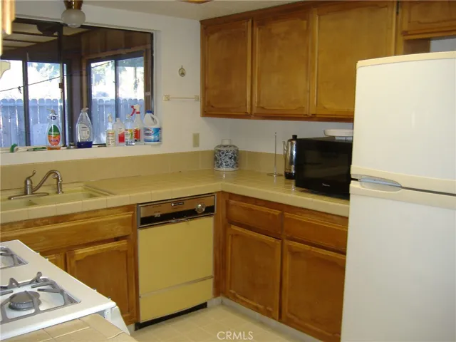 32833 Azurite Road, Lucerne Valley, California 92356