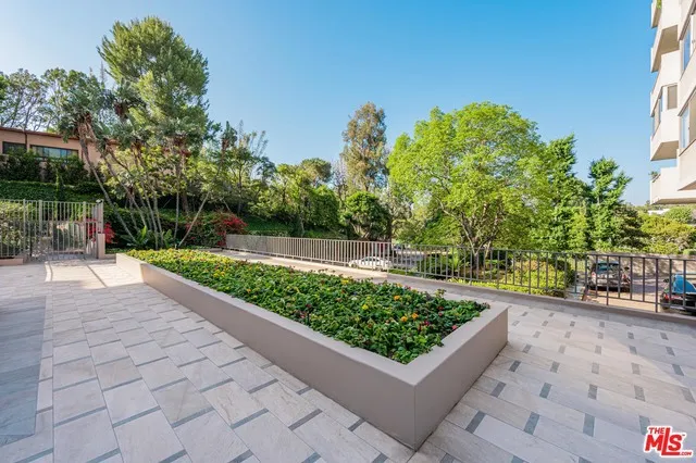 875 Comstock Avenue 16b, Los Angeles, California 90024