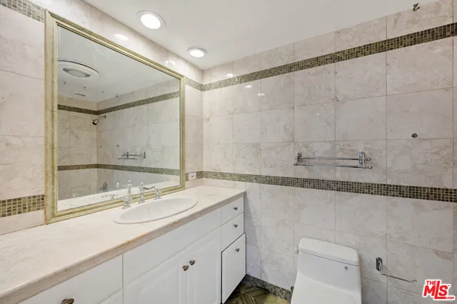 875 Comstock Avenue 16b, Los Angeles, California 90024