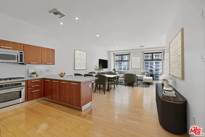 801 S Grand Avenue 1204, Los Angeles, California 90017