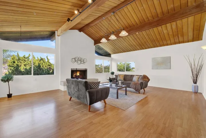 4242 Avenida Gregory, Spring Valley, California 91977