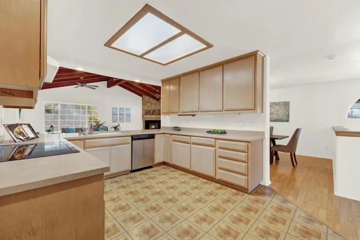4242 Avenida Gregory, Spring Valley, California 91977