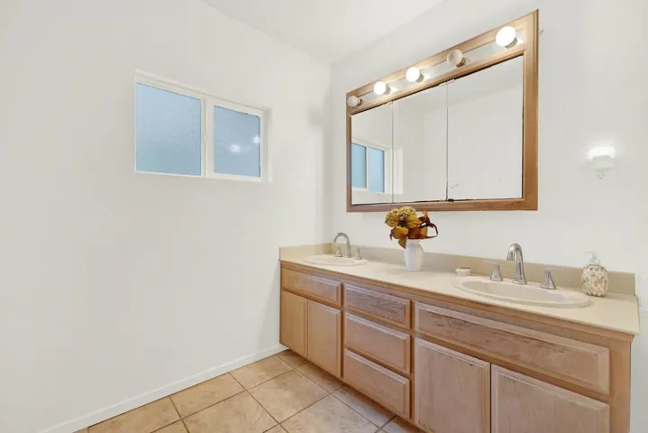 4242 Avenida Gregory, Spring Valley, California 91977