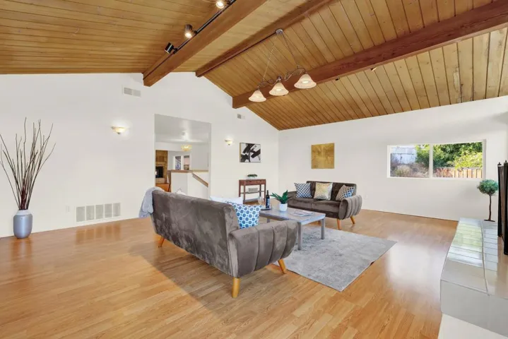 4242 Avenida Gregory, Spring Valley, California 91977