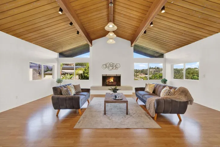 4242 Avenida Gregory, Spring Valley, California 91977