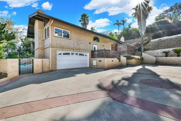 4242 Avenida Gregory, Spring Valley, California 91977