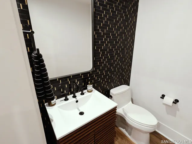 Powder room