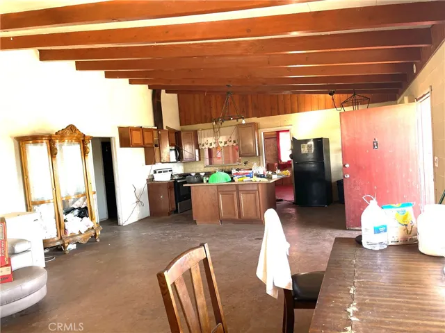10750 Sheep Creek Road, Phelan, California 92371