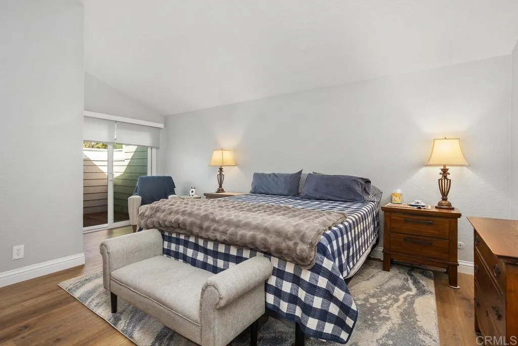 1025 Brewley Lane, Vista, California 92081 home-pic-23