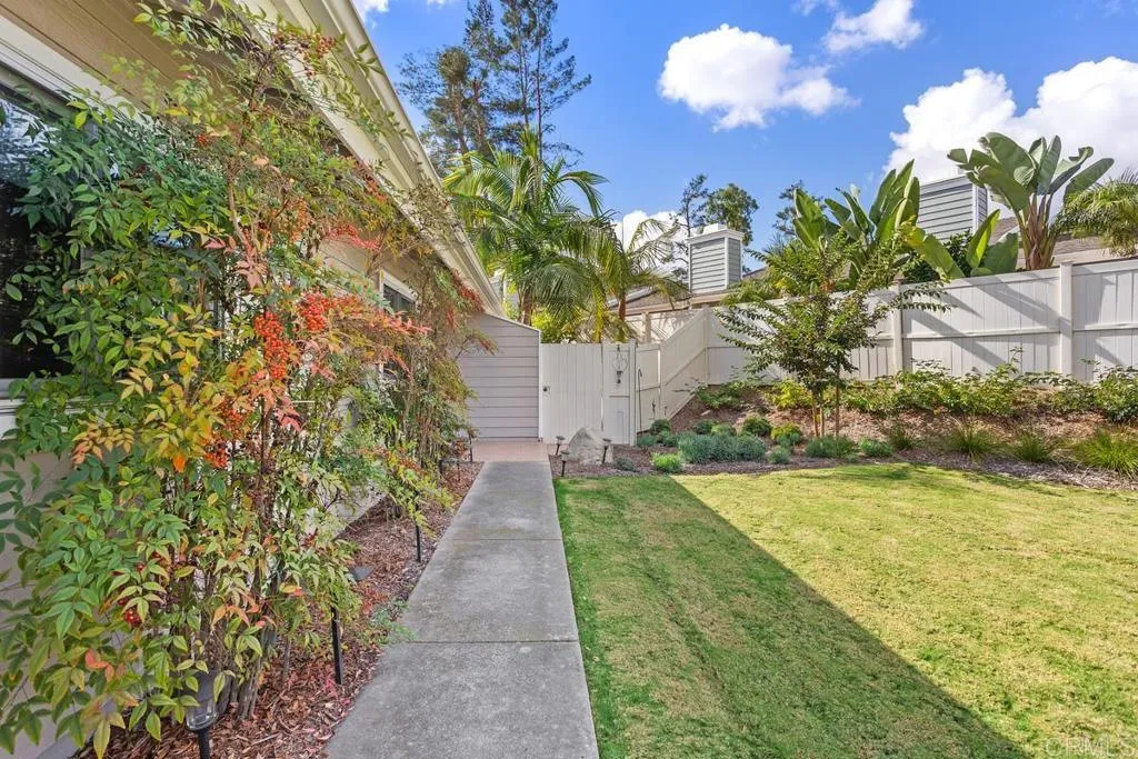 1025 Brewley Lane, Vista, California 92081 home-pic-3