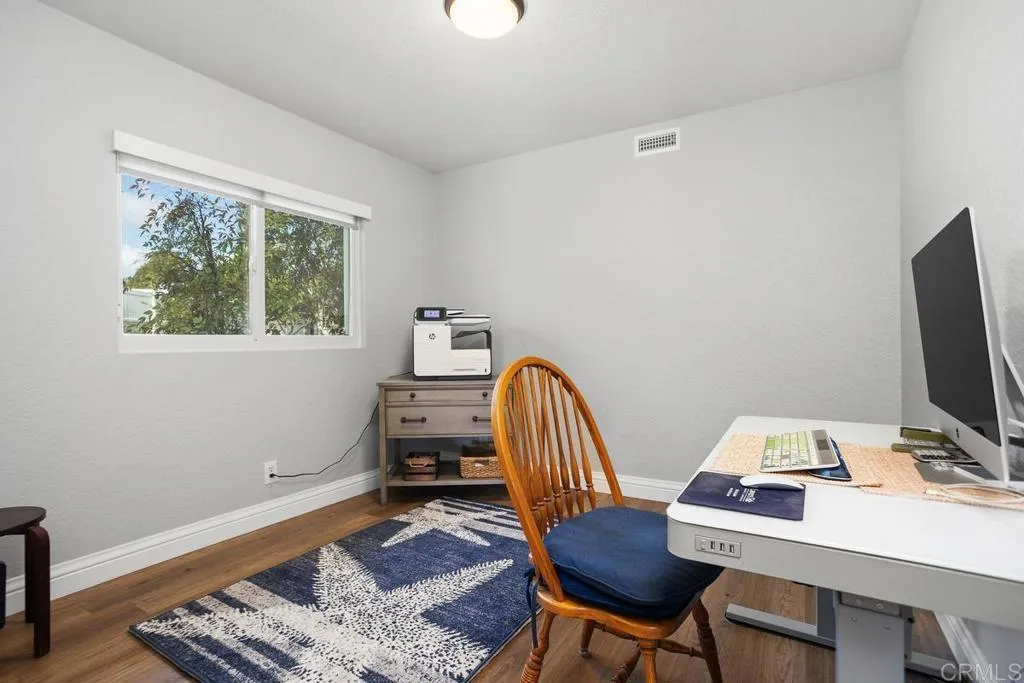 1025 Brewley Lane, Vista, California 92081 home-pic-17