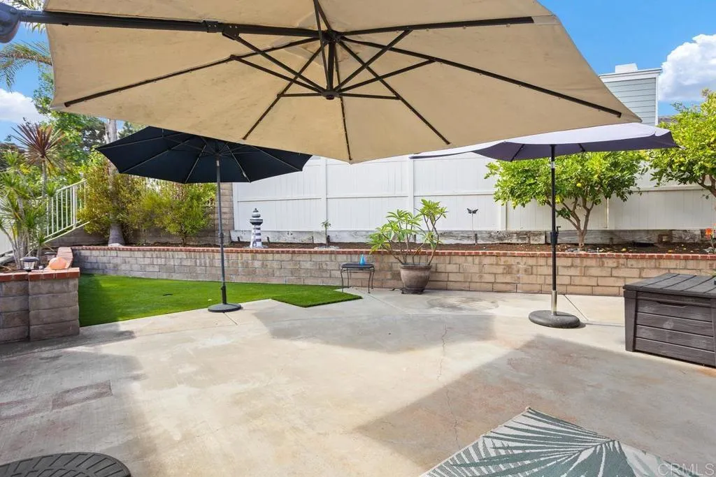 1025 Brewley Lane, Vista, California 92081 home-pic-29