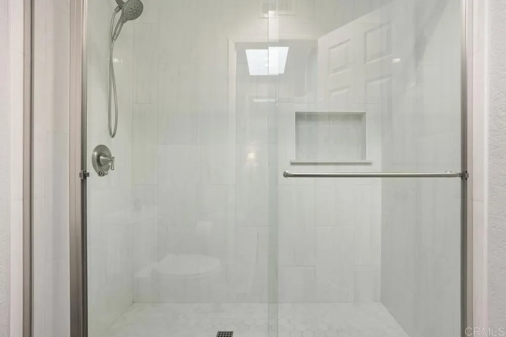 1025 Brewley Lane, Vista, California 92081 home-pic-27