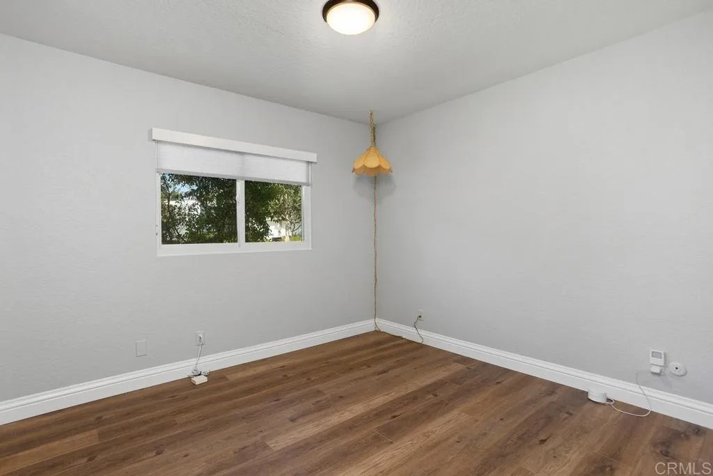 1025 Brewley Lane, Vista, California 92081 home-pic-21