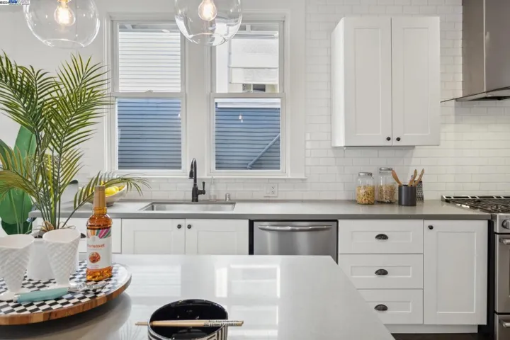 1066 28th Street, Oakland, California 94608
