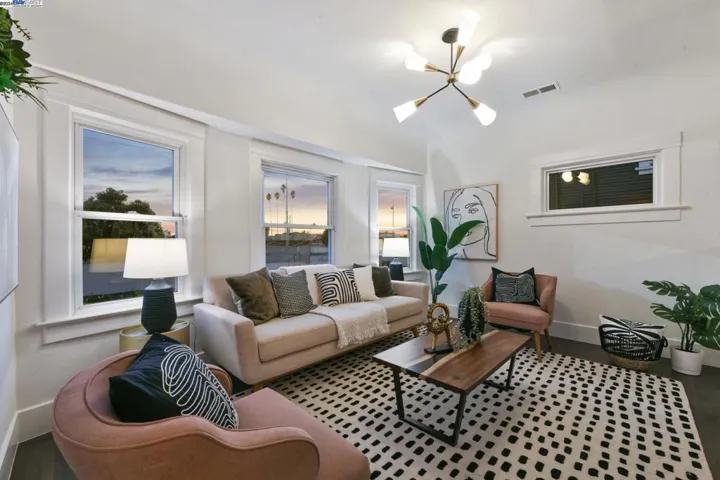 1066 28th Street, Oakland, California 94608
