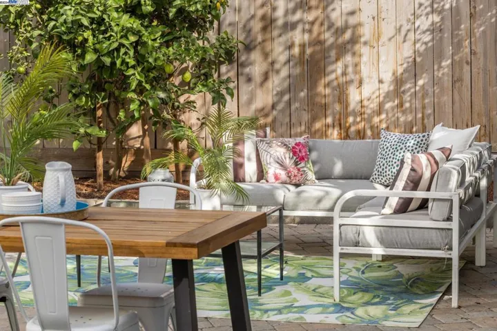 1066 28th Street, Oakland, California 94608