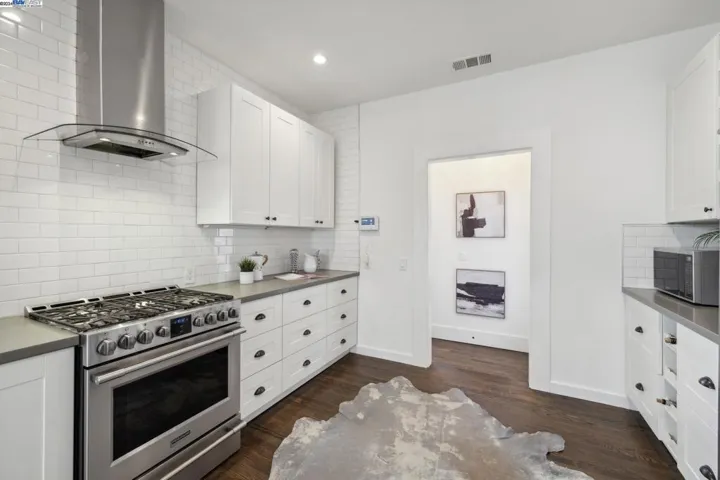 1066 28th Street, Oakland, California 94608