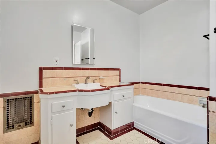 337 N Gardner Street, Los Angeles, California 90036
