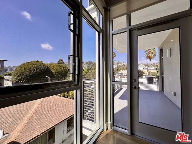 8017 W Norton Avenue 401, West Hollywood, California 90046