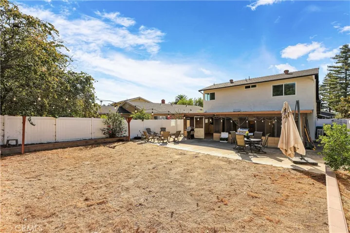 22752 Via Octavo, Mission Viejo, California 92691