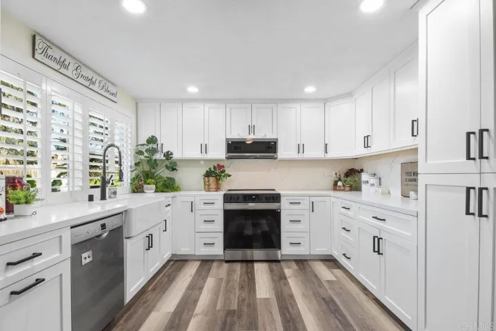 8968 Ridgeton Lane, Lakeside, California 92040