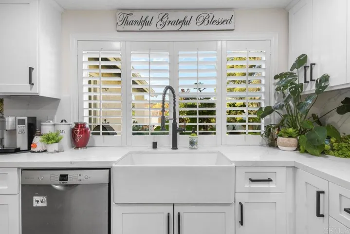 8968 Ridgeton Lane, Lakeside, California 92040
