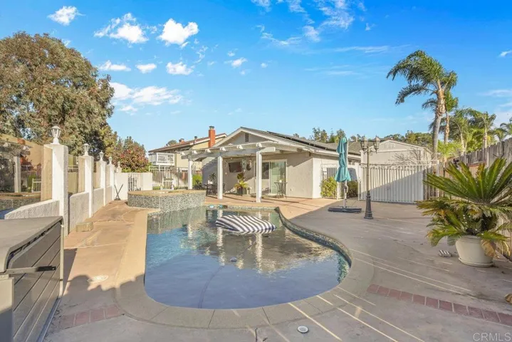 8968 Ridgeton Lane, Lakeside, California 92040