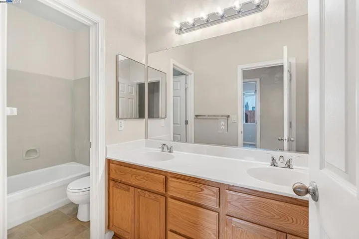 814 Donovan Street, Manteca, California 95337