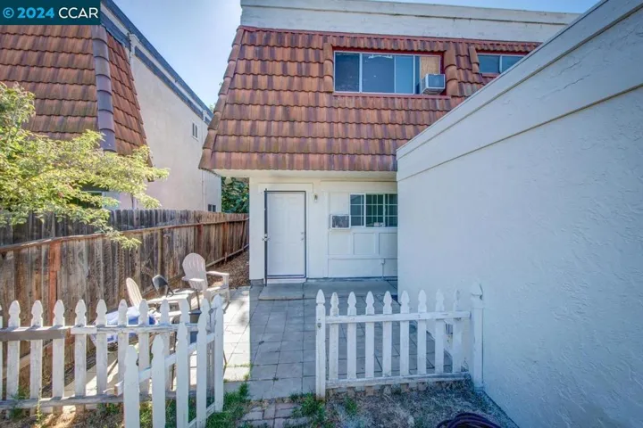 2205 L St, Antioch, California 94509