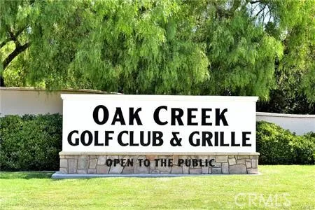OAK CREEK GOLF CLUB & DRIVING RANGE