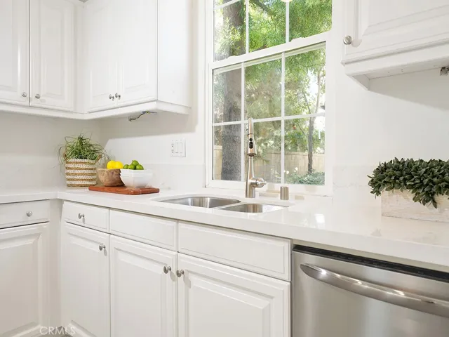 87 Alevera Street, Irvine, California 92618
