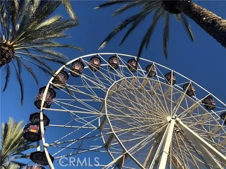 IRVINE SPECTRUM FERRIS WHEEL