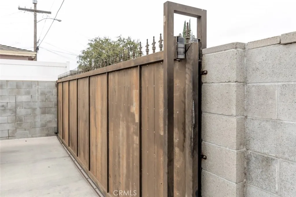 6711 Clybourn Avenue, North Hollywood, California 91606 home-pic-7