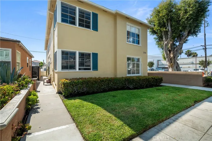 208 Park Avenue, Long Beach, California 90803