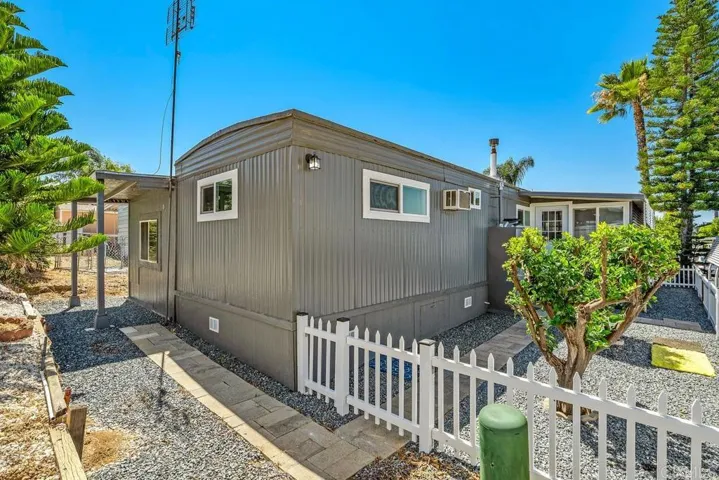 1120 E Mission Road 88, Fallbrook, California 92028