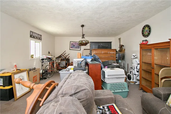 15197 Pirinda Road, Apple Valley, California 92307