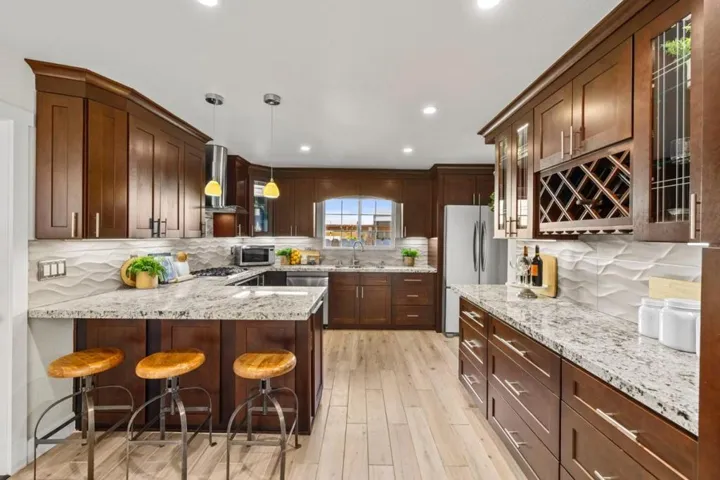 784 8th Avenue, Redwood City, California 94063