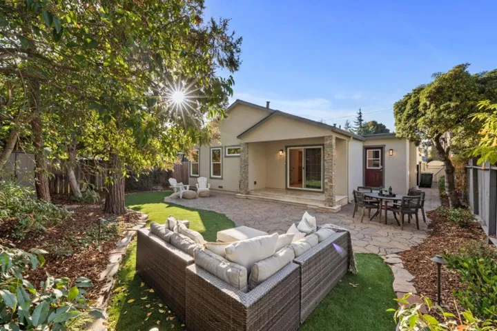 784 8th Avenue, Redwood City, California 94063
