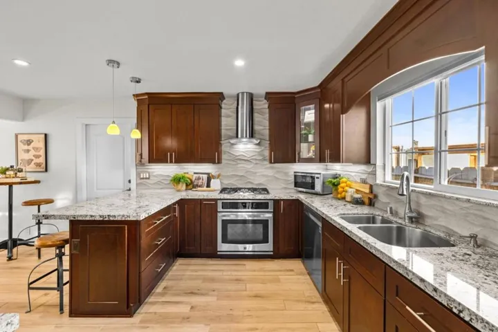 784 8th Avenue, Redwood City, California 94063