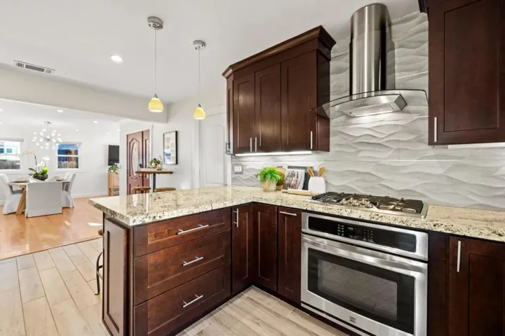 784 8th Avenue, Redwood City, California 94063