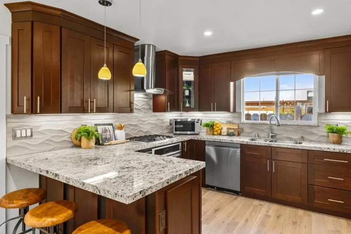 784 8th Avenue, Redwood City, California 94063