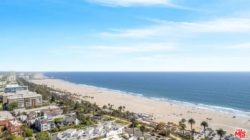 153 San Vicente Boulevard 3a, Santa Monica, California 90402
