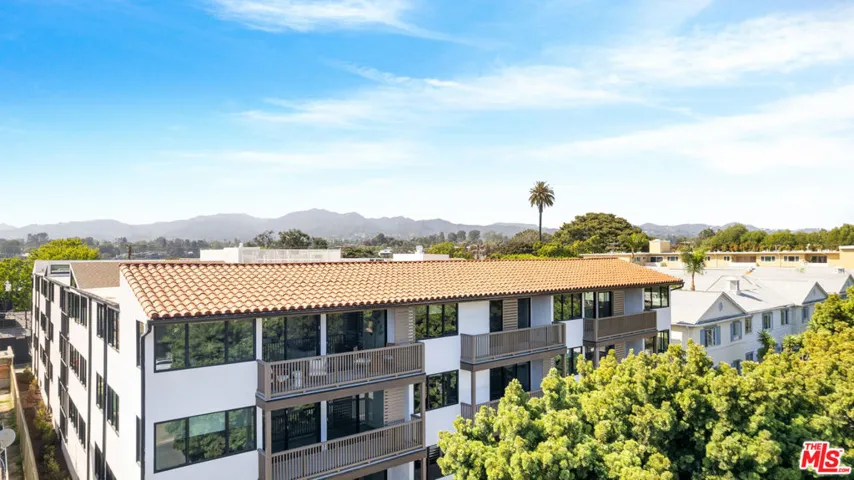 153 San Vicente Boulevard 3a, Santa Monica, California 90402