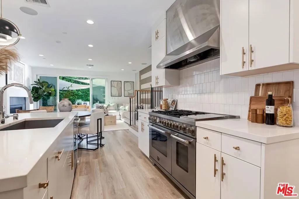 1467 Cardiff Avenue, Los Angeles, California 90035 home-pic-7