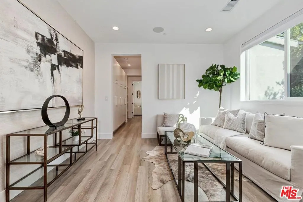 1467 Cardiff Avenue, Los Angeles, California 90035 home-pic-16