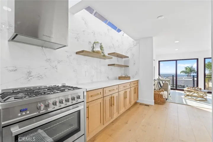 875 Santa Ana Street, Laguna Beach, California 92651
